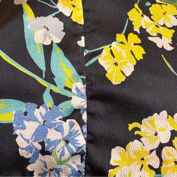 Slate & Willow Yellow Mixed-Media Floral Polka Dot Faux-Wrap Sheath V-neck 12 - Picture 14 of 16